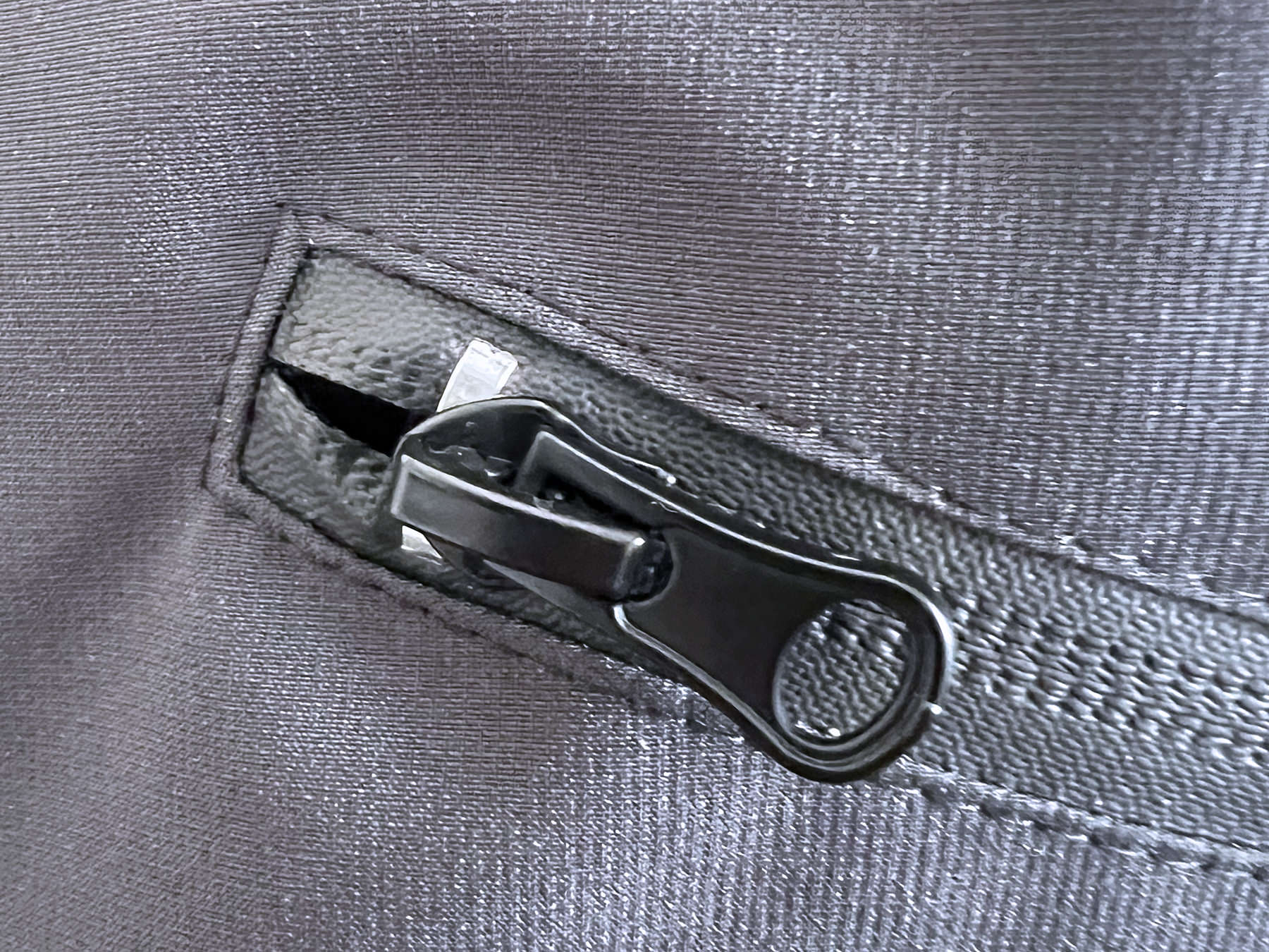 nulumo commuter01 waterproof zipper